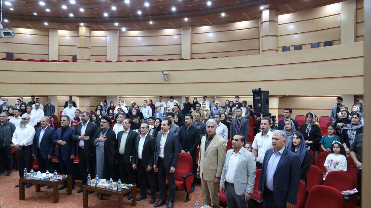 کارگران نمونه پتروشیمی ایلام تجلیل شدند 3 2147483648 211055%20%281%29